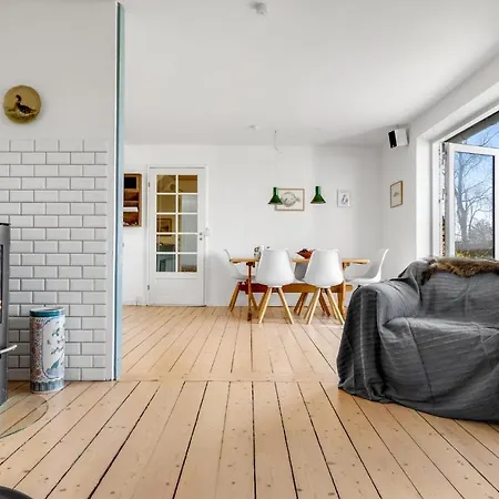 Stunning In Holbk With Wifi And 4 Bedrooms