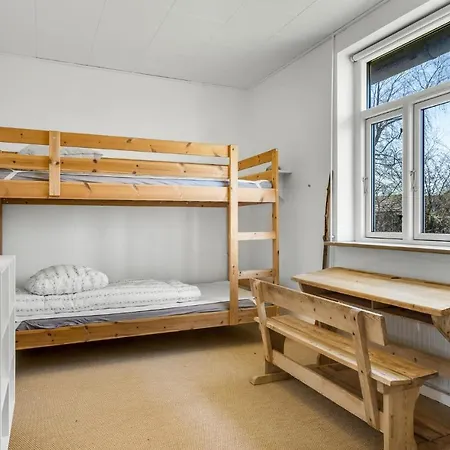 Stunning In Holbk With Wifi And 4 Bedrooms *