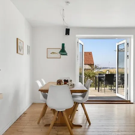Stunning In Holbk With Wifi And 4 Bedrooms